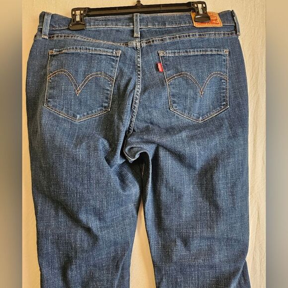 Levi's Jeans Women's 14 (34x30) Classic Bootcut Mid Rise Medium Wash EUC - Picture 8 of 9